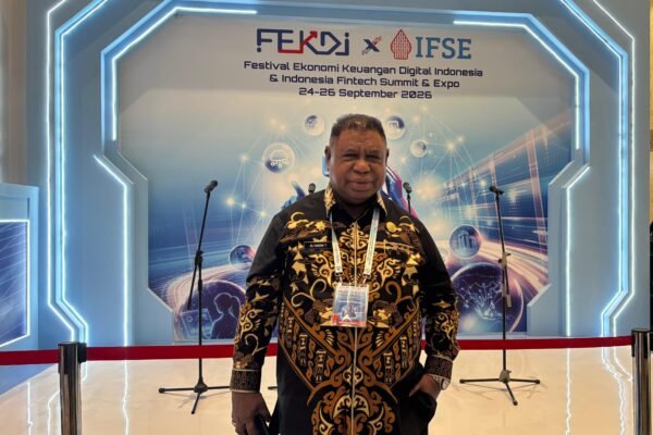 Sekretaris Daerah (Sekda) Provinsi Papua Barat, Drs. Ali Baham Temongmere, MTP., usai menghadiri pembukaan Festival Ekonomi Keuangan Digital Indonesia (FEKDI) x Indonesia Fintech Summit & Expo (IFSE) 2026 serta Rapat Koordinasi Nasional (Rakornas) Pengendalian Inflasi dan Percepatan dan Perluasan Digitalisasi Daerah (P2DD) 2026 di Jakarta International Convention Center (JICC), Kamis (24/9)/Foto : Dok. GPriority (Risma Octavia)