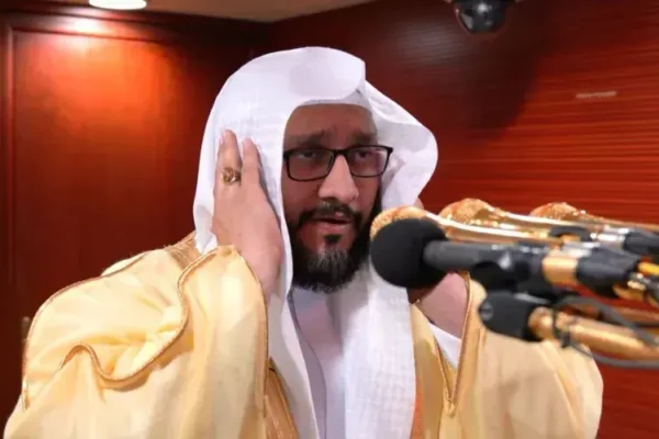 Syekh Ibrahim bin Adel Hamza Al-Madani, salah satu muazin Masjidil Haram, meninggal dunia pada Senin (21/9) dalam usia 51 tahun/Foto : Dok. Istimewa