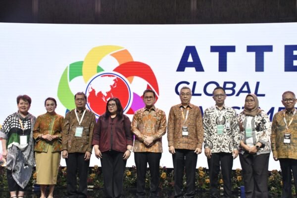 Menteri Perdagangan (Mendag) Budi Santoso saat membuka Asian Trade, Tourism, and Economics Council (ATTEC) Global Investment Forum di Jakarta, Jumat (18/9)