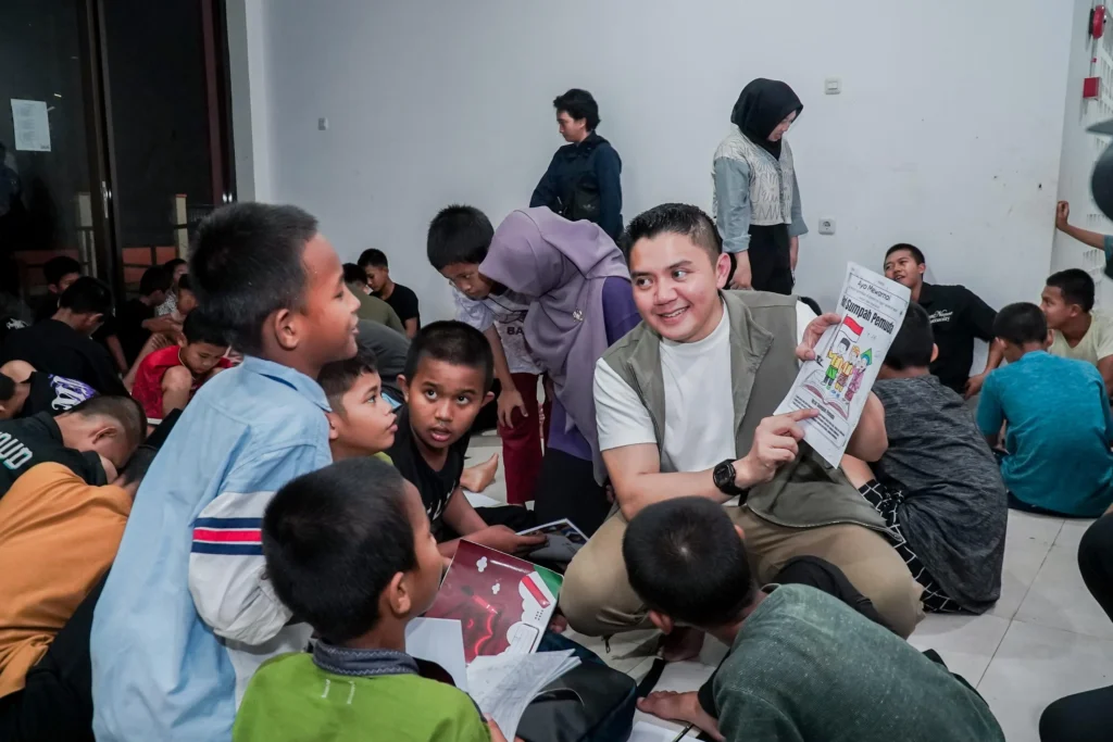 Sekretaris Kabinet Teddy Indra Wijaya menyebut pembangunan 265 Sekolah Rakyat dalam dua tahun pertama pemerintahan Presiden Prabowo membuka akses pendidikan bagi lebih dari 45 ribu anak dari keluarga kurang mampu/Foto : Dok. Instagram @catatanseskab