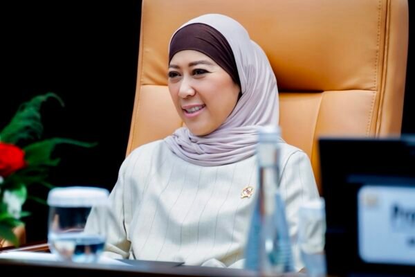 Menkomdigi Meutya Hafid jawab santai soal ancaman Politikus Singapura, Calvin Cheng Ern Lee yang mengancam akan memutus 90 persen akses Internet RI/Foto : Dok. Fraksi Partai Golkar