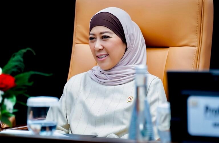Menkomdigi Meutya Hafid jawab santai soal ancaman Politikus Singapura, Calvin Cheng Ern Lee yang mengancam akan memutus 90 persen akses Internet RI/Foto : Dok. Fraksi Partai Golkar