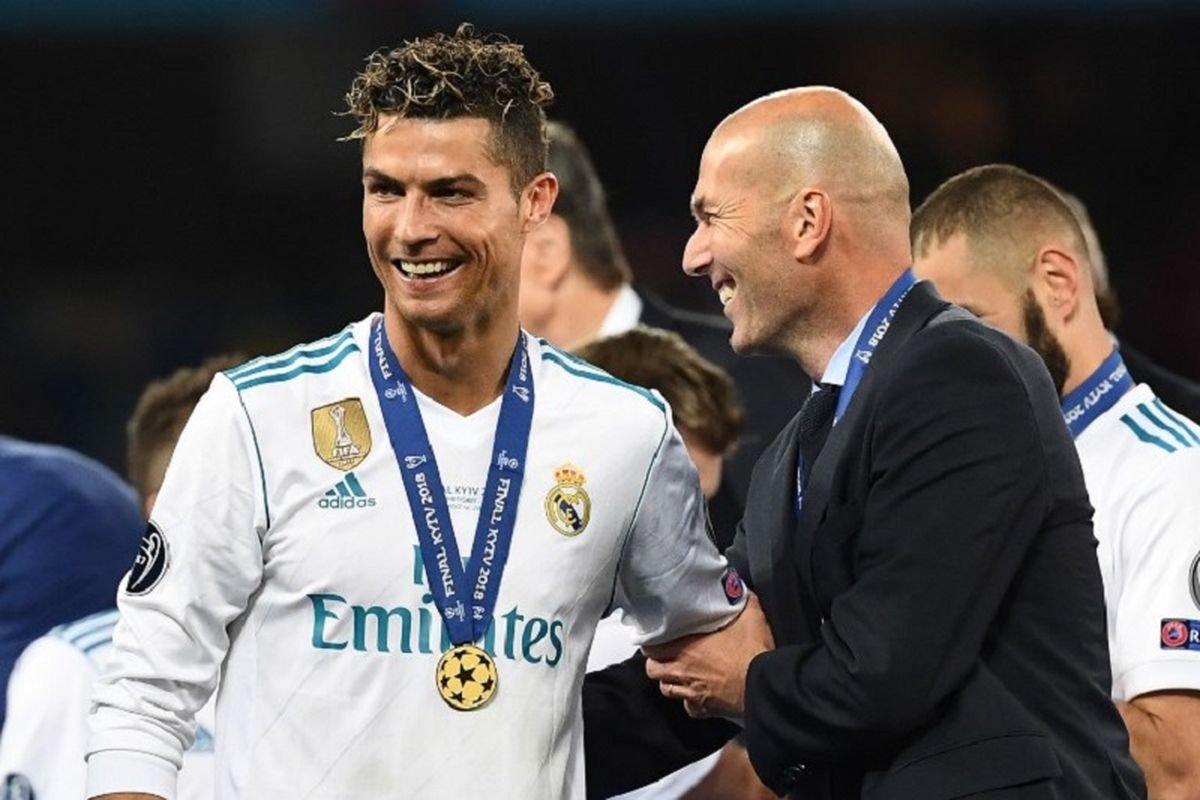 Pelatih timnas Prancis Zinedine Zidane memberikan pembelaan kepada Cristiano Ronaldo setelah megabintang Portugal itu meninggalkan pemusatan latihan tim nasional di Kopenhagen/Foto : Dok. Istimewa