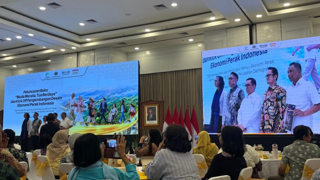 Agenda peluncuran buku Muda Menata, Tua Berdaya: Agenda Transformasi Kebijakan Kelanjutusiaan di Indonesia sekaligus memulai (kick-off) pengembangan desain ekonomi perak Indonesia di Kantor Bappenas RI, Jakarta, Rabu (21/10)/Foto : GPriority (Nindya Farhah Azzahrah)