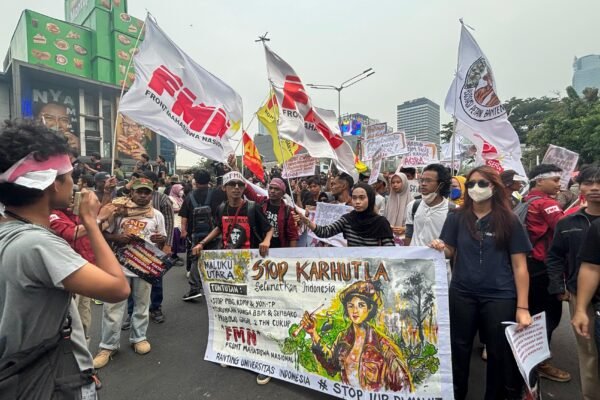 Aksi demo mahasiswa dan elemen masyarakat di Bundaran HI, Jakarta, Rabu (28/10)/Foto : Dok. GPriority (Nindya Farhah Azzahrah)