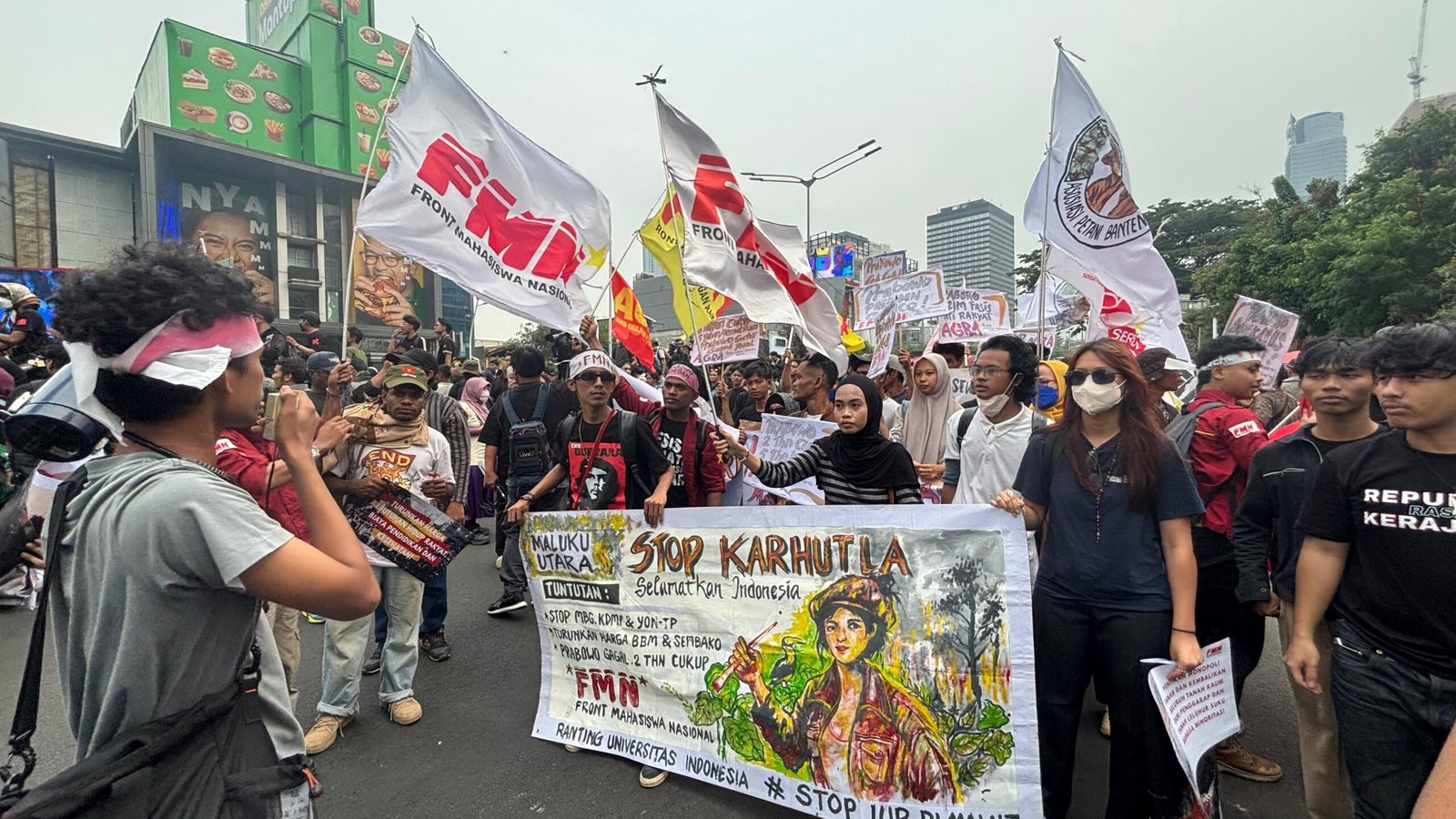 Aksi demo mahasiswa dan elemen masyarakat di Bundaran HI, Jakarta, Rabu (28/10)/Foto : Dok. GPriority (Nindya Farhah Azzahrah)