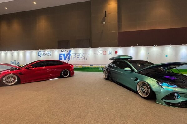 Deretan mobil dan motor listrik tampil di program EV Fest PEVS 2026/Foto : Dok. GPriority (Nindya Farhah Azzahrah)