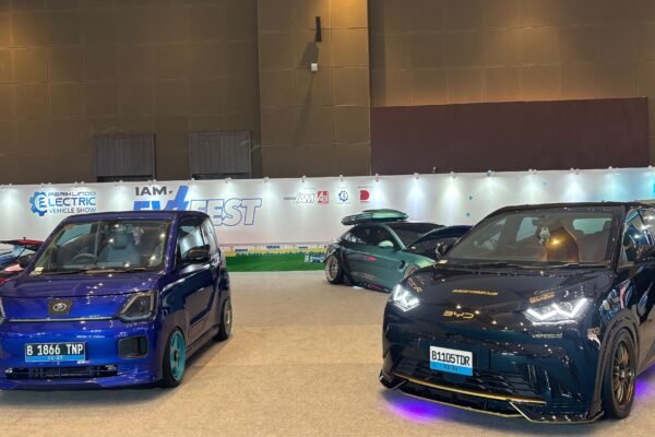 Ketum Periklindo Moeldoko telah berdiskusi dengan Gubernur DKI Jakarta Pramono Anung terkait kebijakan mobil listrik tak bebas ganjil-genap/Foto : Dok. GPriority (Nindya Farhah Azzahrah)